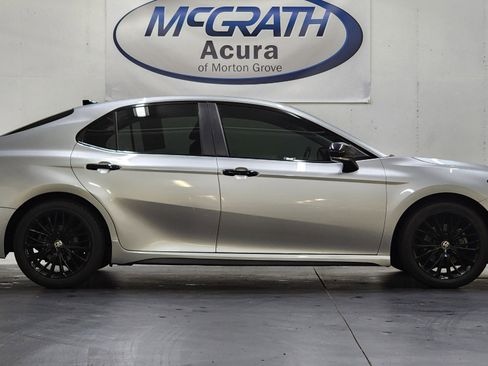 Used 2022 Toyota Camry SE image 3