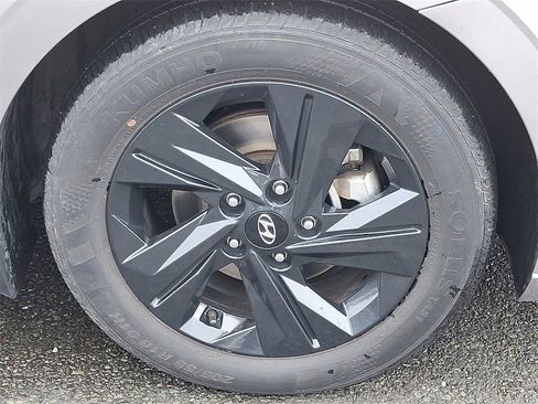 Used 2023 Hyundai Elantra SEL image 9