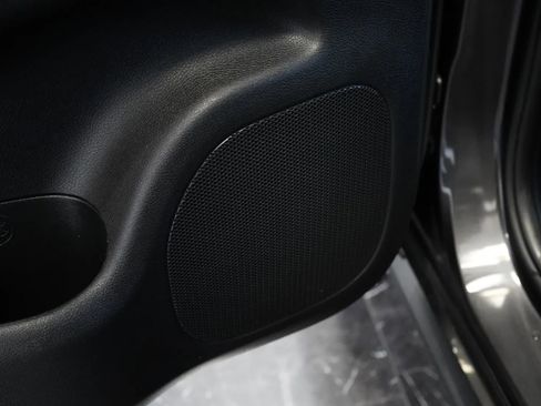 Used 2018 Dodge Durango GT image 39