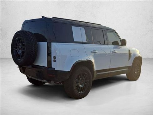 Used 2026 Land Rover Defender 110 X-Dynamic SE AWD/4WD image 5
