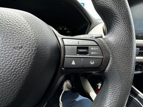 Used 2024 Honda HR-V LX image 32