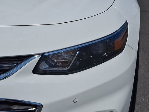 Used 2017 Chevrolet Malibu LT w/ Leather Package image 9