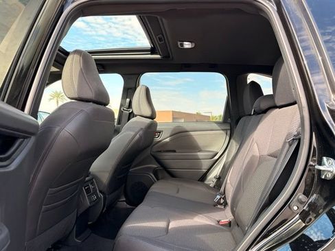 Used 2025 Subaru Forester Premium AWD/4WD image 16