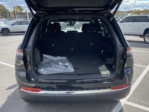 New 2025 Jeep Grand Cherokee Laredo X w/ Luxury Tech Group I image 7