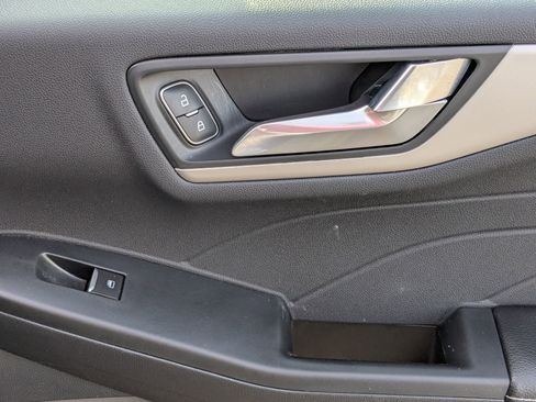Certified 2022 Ford Escape SEL FWD image 35