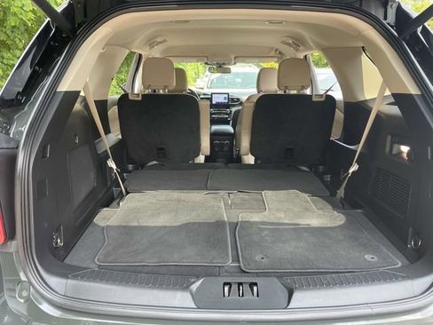 Used 2022 Ford Explorer Limited image 7