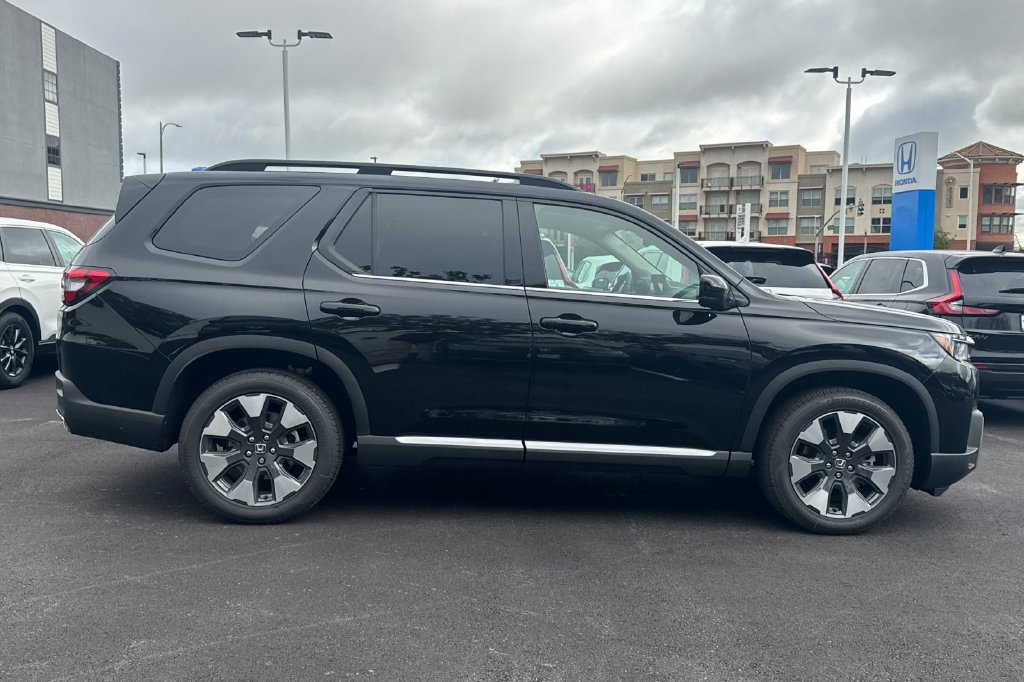 New 2026 Honda Pilot Elite image 3