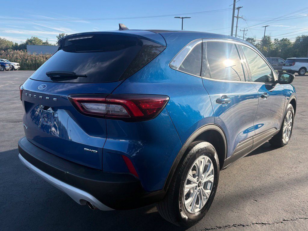 Used 2023 Ford Escape Active AWD/4WD image 5