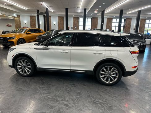 Used 2021 Lincoln Corsair AWD w/ Premium Package image 9