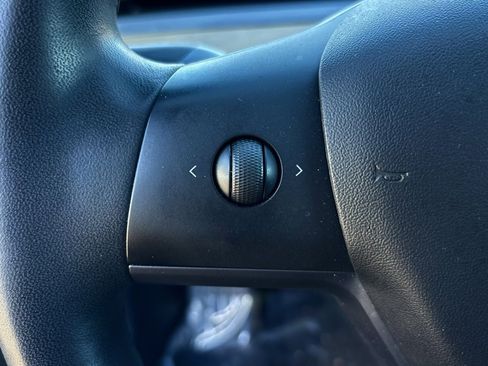 Used 2019 Tesla Model 3 Mid Range image 24