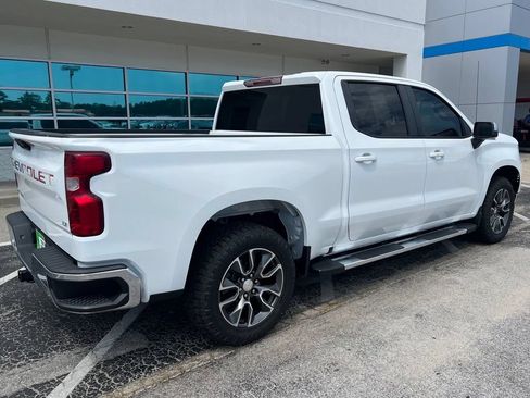 Used 2022 Chevrolet Silverado 1500 LT w/ Z71 Off-Road Package AWD/4WD image 4