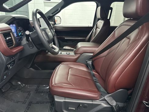 Used 2024 Ford Expedition Limited image 18