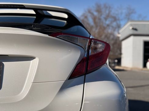 Used 2019 Toyota C-HR XLE image 10