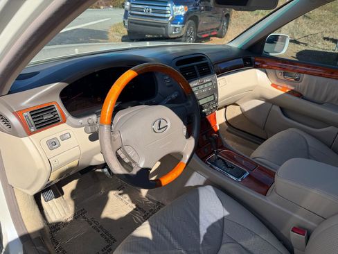 Used 2003 Lexus LS 430 RWD image 10