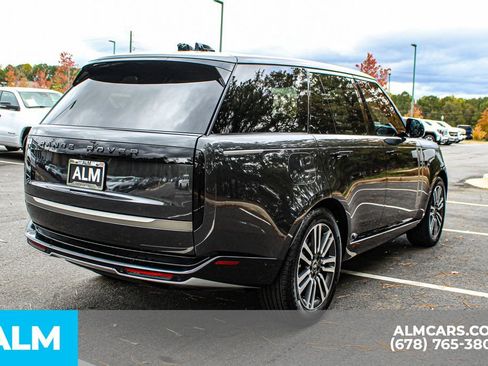 Used 2023 Land Rover Range Rover SE image 6