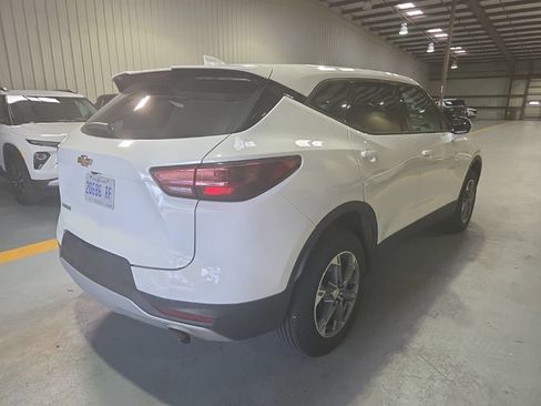 Used 2025 Chevrolet Blazer LT FWD image 8