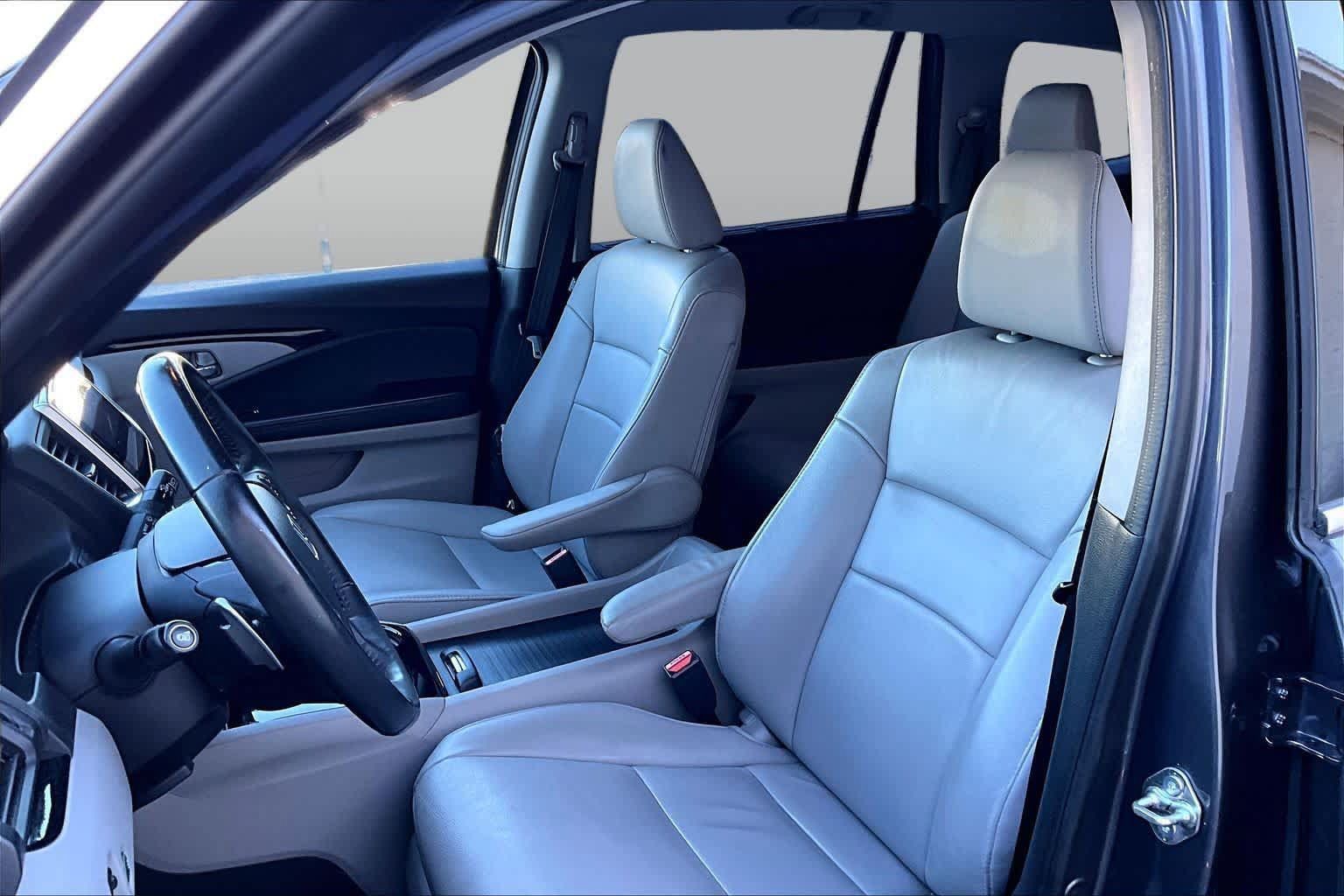 Used 2018 Honda Pilot Touring image 8