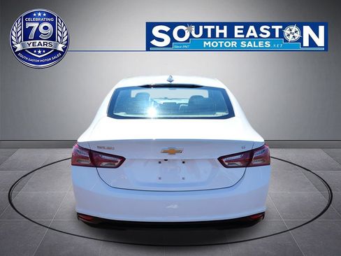 Used 2022 Chevrolet Malibu LT FWD image 4