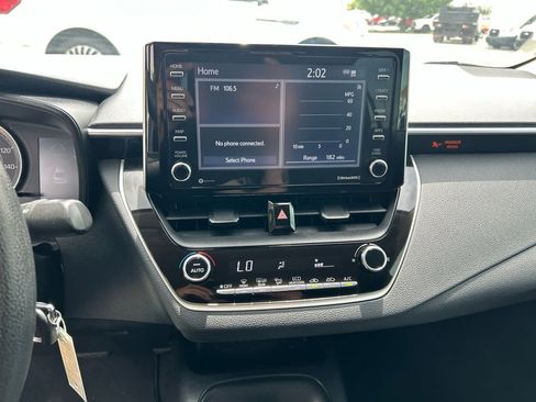 Used 2021 Toyota Corolla LE image 15