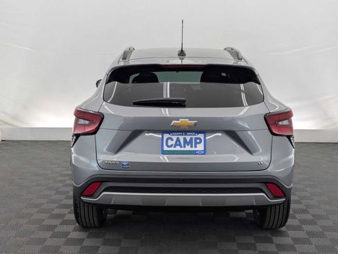 New 2026 Chevrolet Trax LT w/ Driver Confidence Package FWD image 5