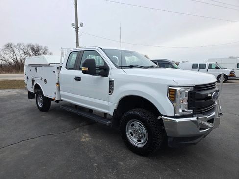 Used 2018 Ford F250 XL w/ Power Equipment Group image 5