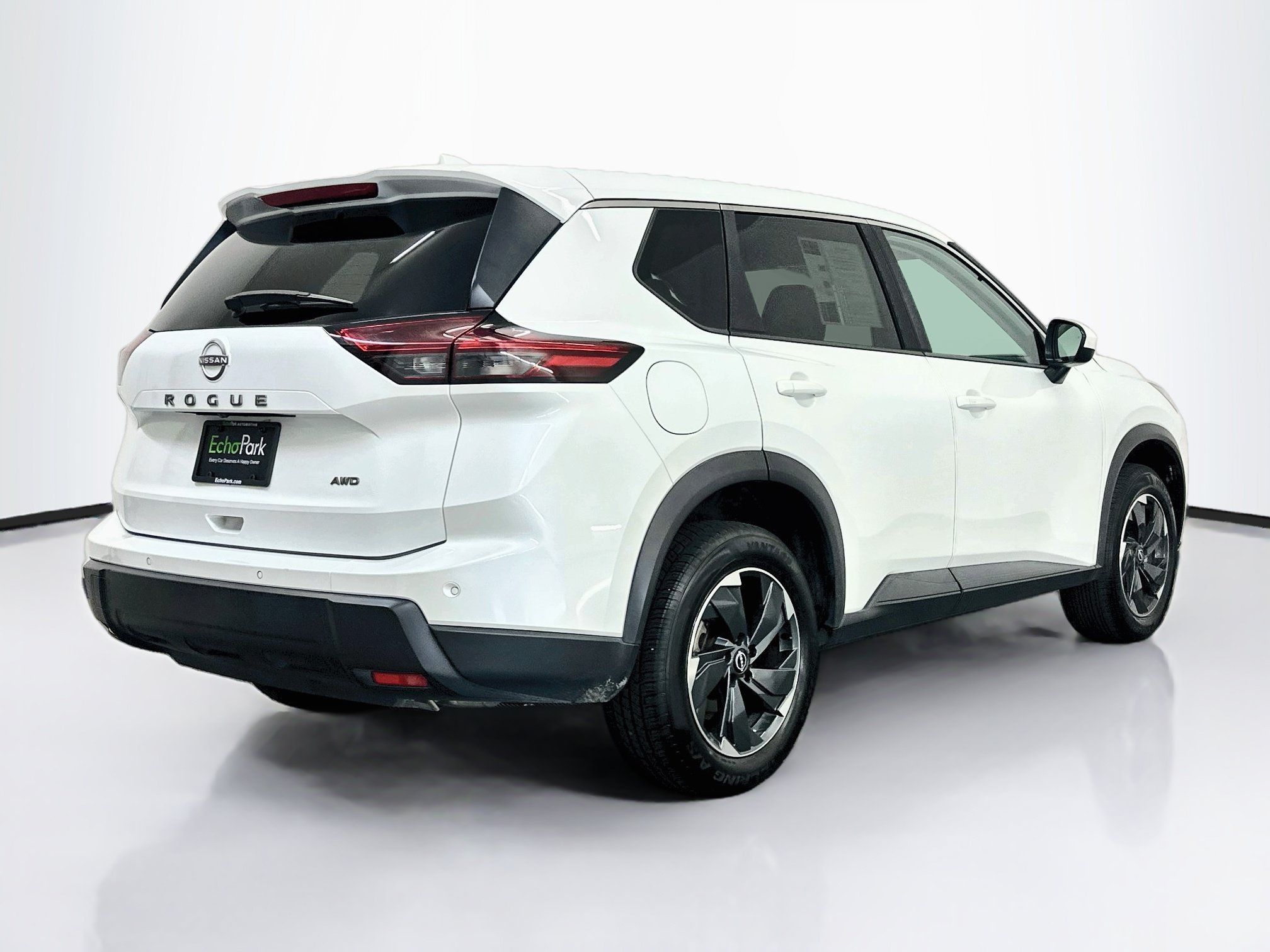 Used 2025 Nissan Rogue SV AWD/4WD image 9