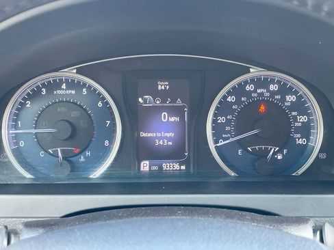 Used 2015 Toyota Camry XLE w/ Moonroof Package FWD image 26