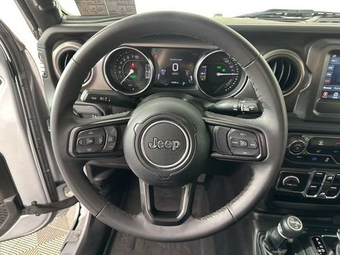 Used 2023 Jeep Wrangler Unlimited w/ Convenience Group AWD/4WD image 24