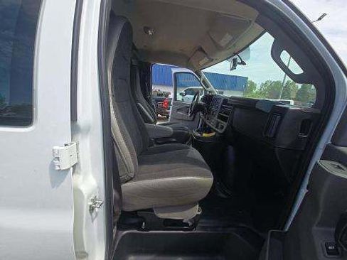 Used 2024 Chevrolet Express 2500 w/ Driver Convenience Package RWD image 4