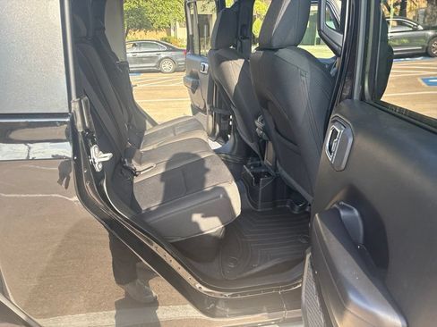 Used 2021 Jeep Gladiator Sport AWD/4WD image 19