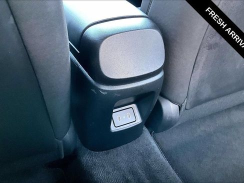Used 2024 Hyundai Elantra SE FWD image 12