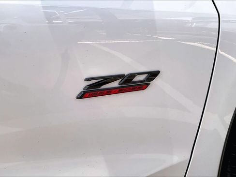 Used 2023 Chevrolet Corvette Stingray Premium Conv w/ Z51 Performance Package RWD image 11