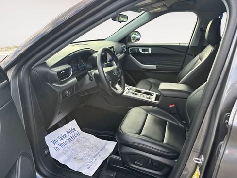 Certified 2023 Ford Explorer XLT w/ Equipment Group 202A AWD/4WD image 9