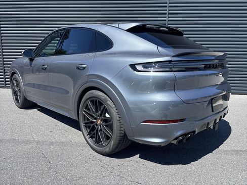 New 2026 Porsche Cayenne GTS AWD/4WD image 1