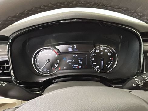 Used 2024 Cadillac XT6 Premium Luxury w/ LPO, Floor Liner Package AWD/4WD image 18