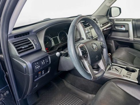Used 2019 Toyota 4Runner Limited AWD/4WD image 9