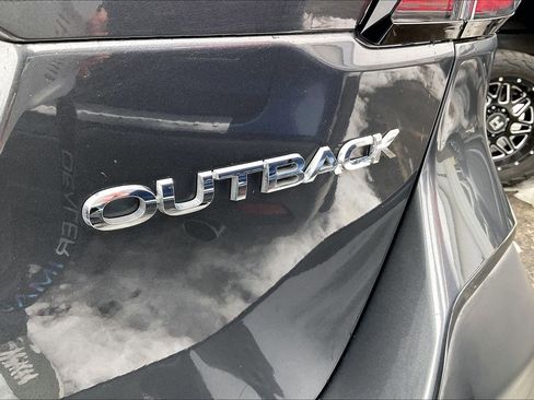 Used 2020 Subaru Outback Limited image 9