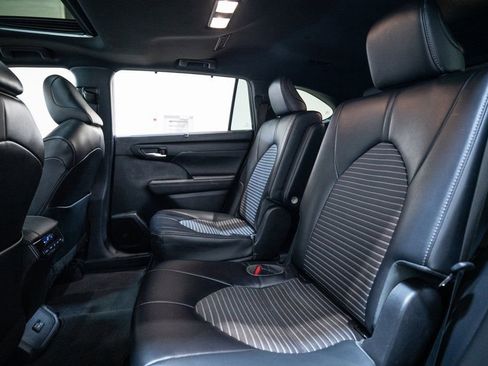 Used 2022 Toyota Highlander XSE image 35