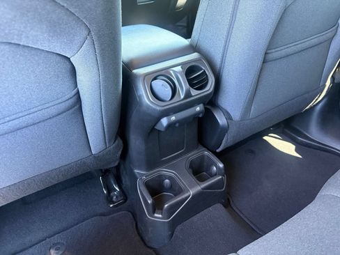 Used 2025 Jeep Wrangler Unlimited Sport AWD/4WD image 18