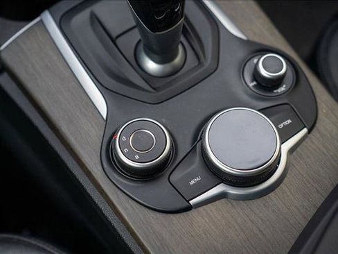 Used 2018 Alfa Romeo Stelvio Ti image 20