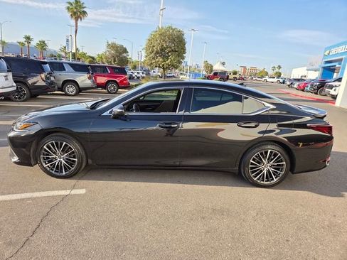 Used 2025 Lexus ES 300h w/ Premium Package FWD image 3