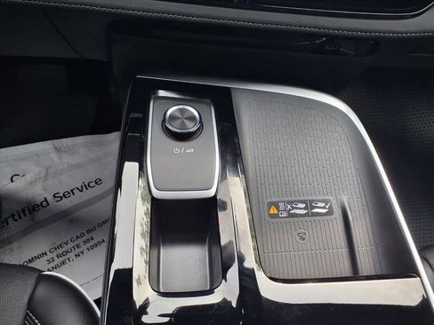 Used 2025 Buick Enclave Preferred w/ Power Package image 15