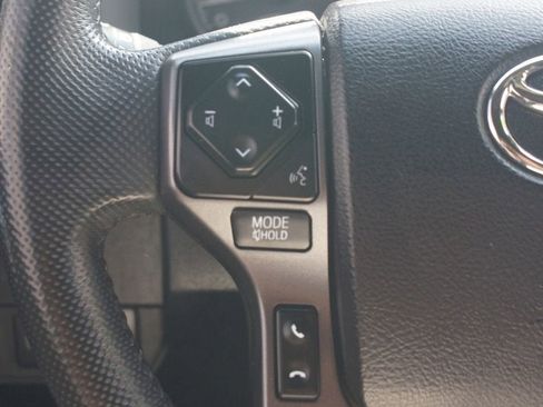 Used 2021 Toyota Tacoma TRD Off-Road w/ TRD Premium Off Road Package AWD/4WD image 11