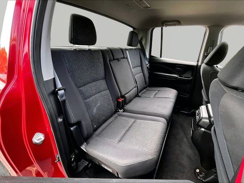 Used 2025 Honda Ridgeline Sport image 19