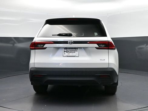 Used 2024 Toyota Grand Highlander XLE image 6