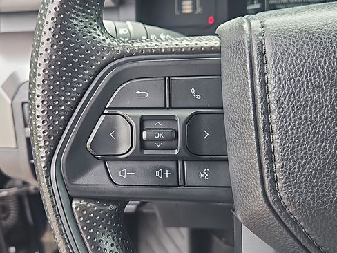 Used 2024 Toyota Tacoma SR5 AWD/4WD image 14