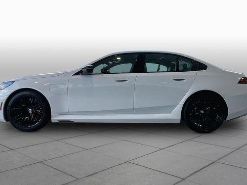 New 2027 BMW M5 w/ Executive Package AWD/4WD image 13