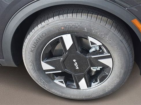 New 2026 Kia Sportage LX image 11