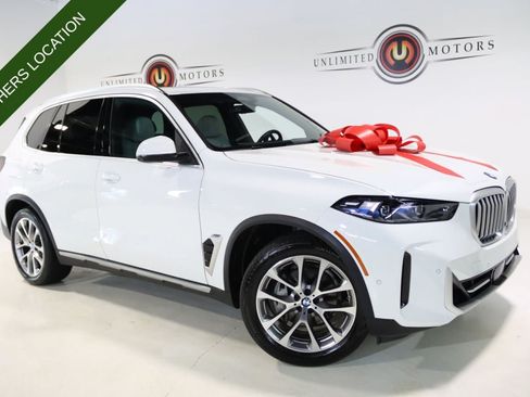 Used 2024 BMW X5 xDrive40i w/ Premium Package AWD/4WD image 1