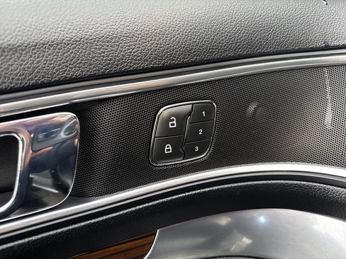 Used 2018 Ford Explorer Limited image 33